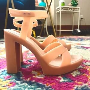 Melissa size 8 nude heels hardly worn